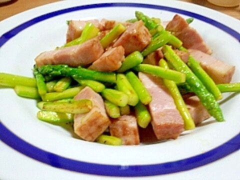 スパイシーにアスパラとベーコンのソテー